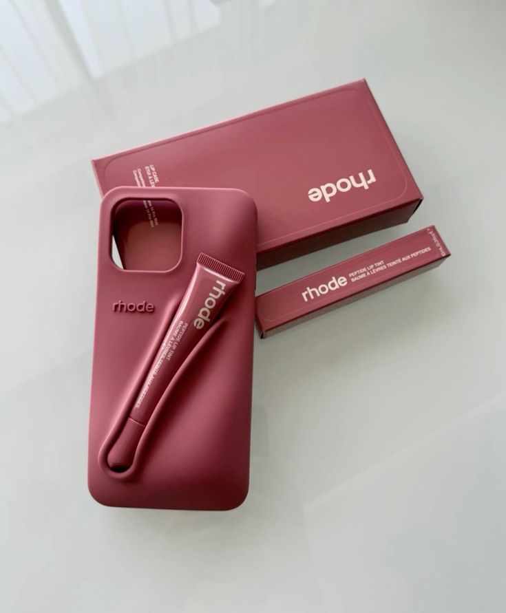 Apple iPhone 17 / Air / Pro / Pro Max – Silicone Phone Cover with Built-in Lip Tint Holder