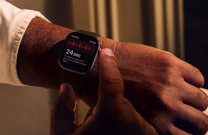 Apple Watch Series 11 - With 42 MM Black Sport Band